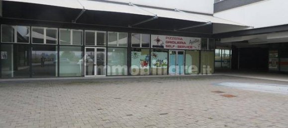 Propiedad comercial de 2 habitaciónes en Parma, Italy No. 65411 3