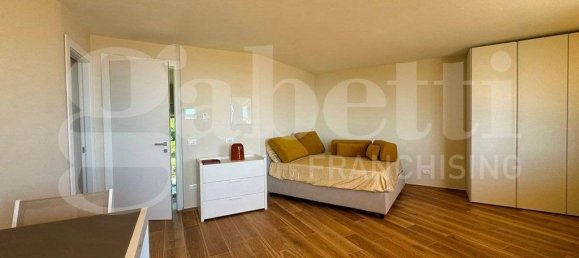 4 bedrooms Penthouse in Padenghe sul Garda, Italy No. 374195 32