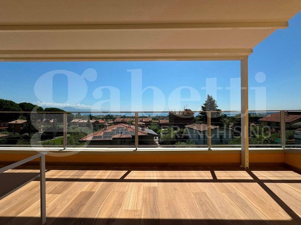 4 bedrooms Penthouse in Padenghe sul Garda, Italy No. 374195