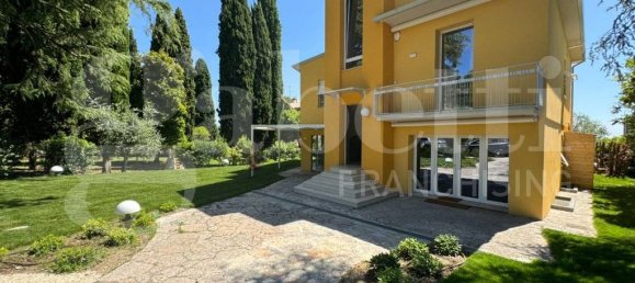 4 bedrooms Penthouse in Padenghe sul Garda, Italy No. 374195 37