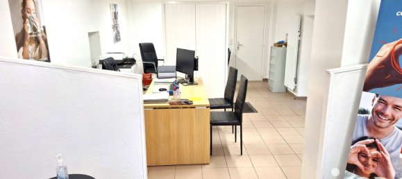 121m² Commercial property in Mezieres-en-Brenne, France No. 227622 2