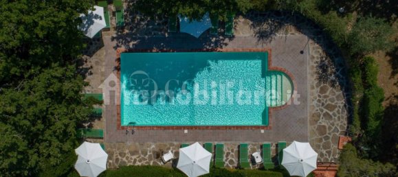 Villa de 9 dormitorios en Bucine, Italy No. 278229 2