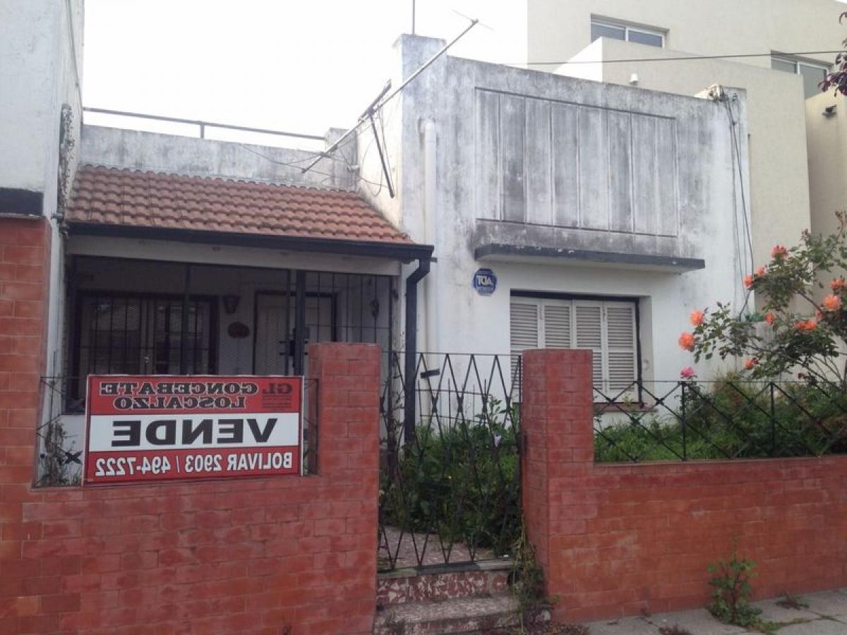 3 bedrooms House in Mar del Plata, Argentina No. 94005