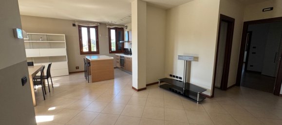 5 bedrooms Penthouse in Noventa Padovana, Italy No. 324479 4