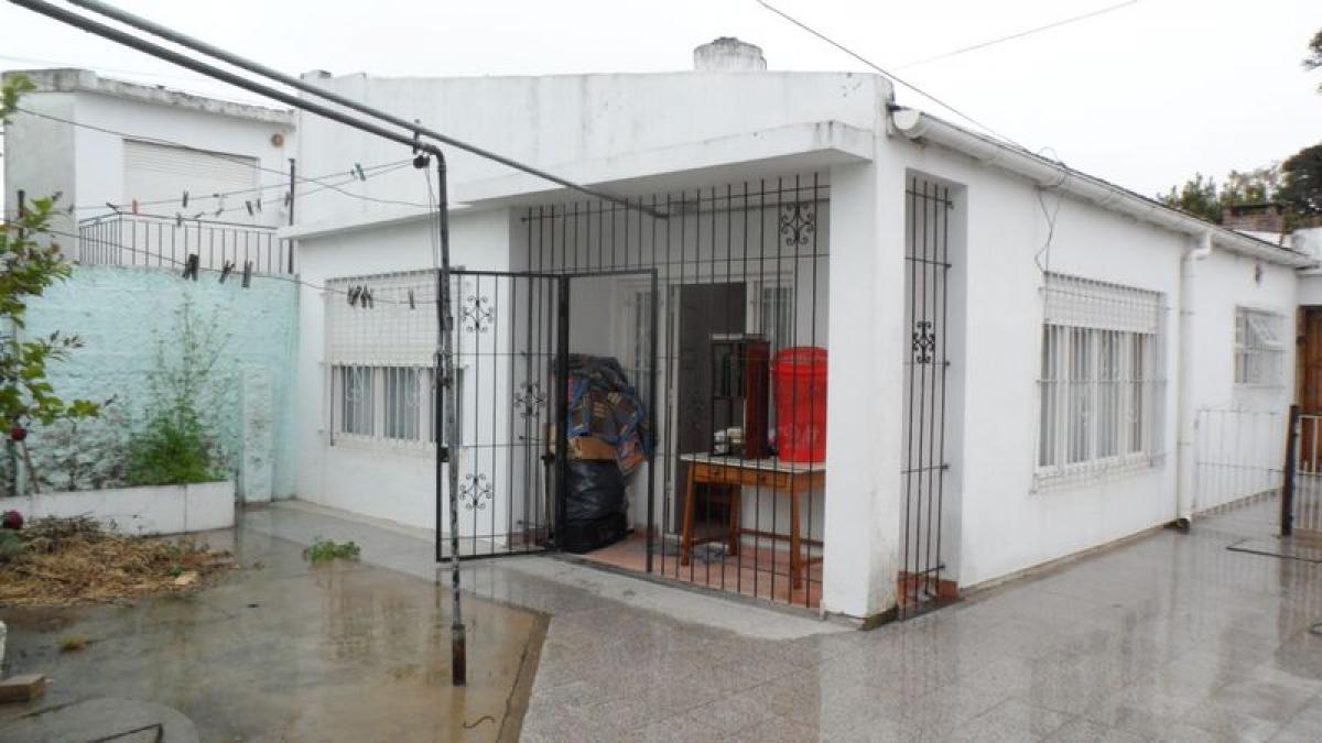 2 bedrooms House in Mar del Plata, Argentina No. 65600