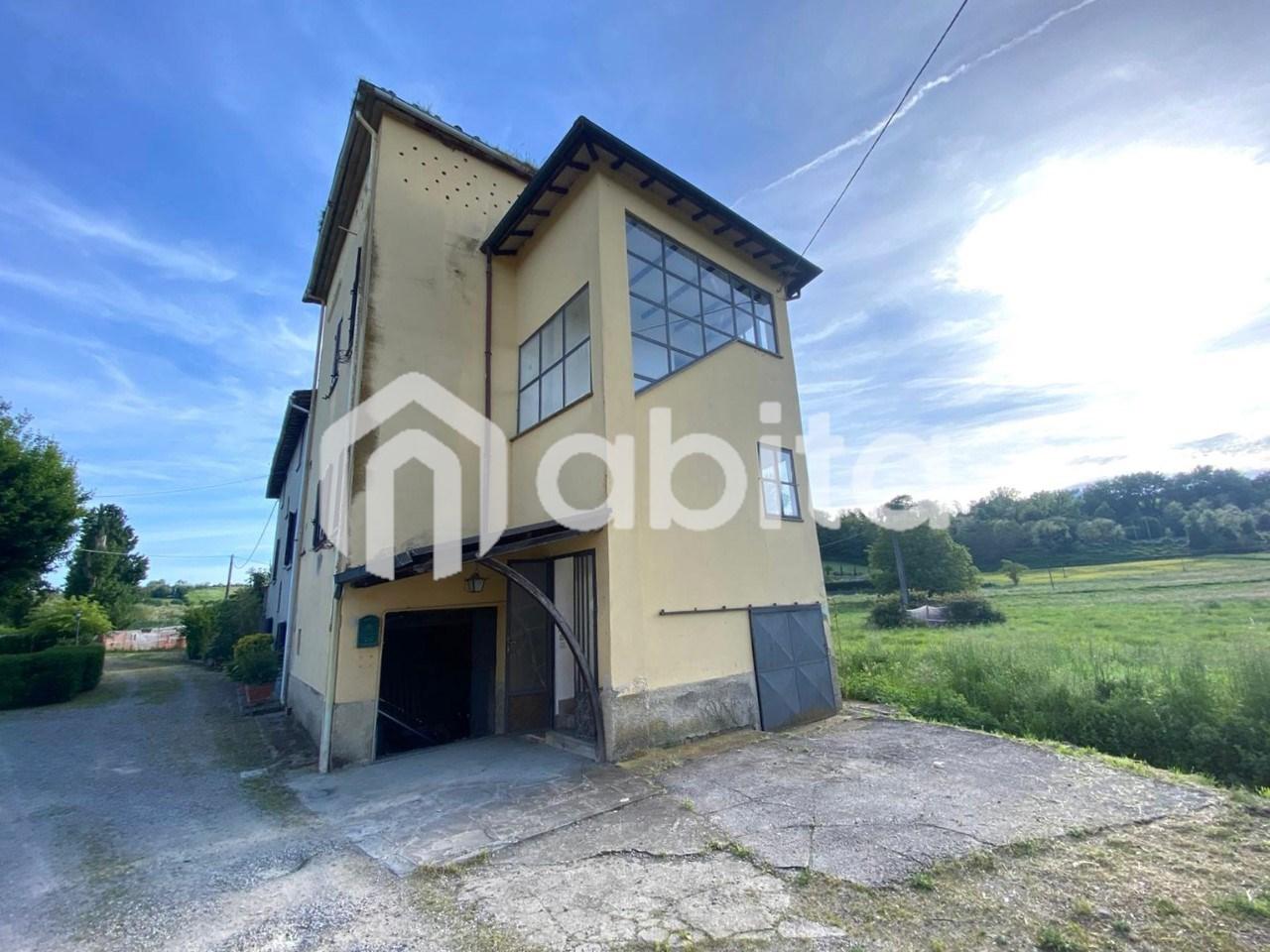 8غرفة شقة في Montevarchi, Italy رقم 131179