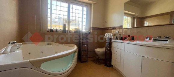 Villa de 5 divisões em Bari, Italy N.º 59433 34