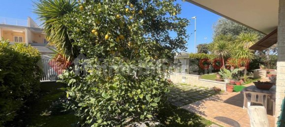 Villa de 5 divisões em Bari, Italy N.º 59433 45