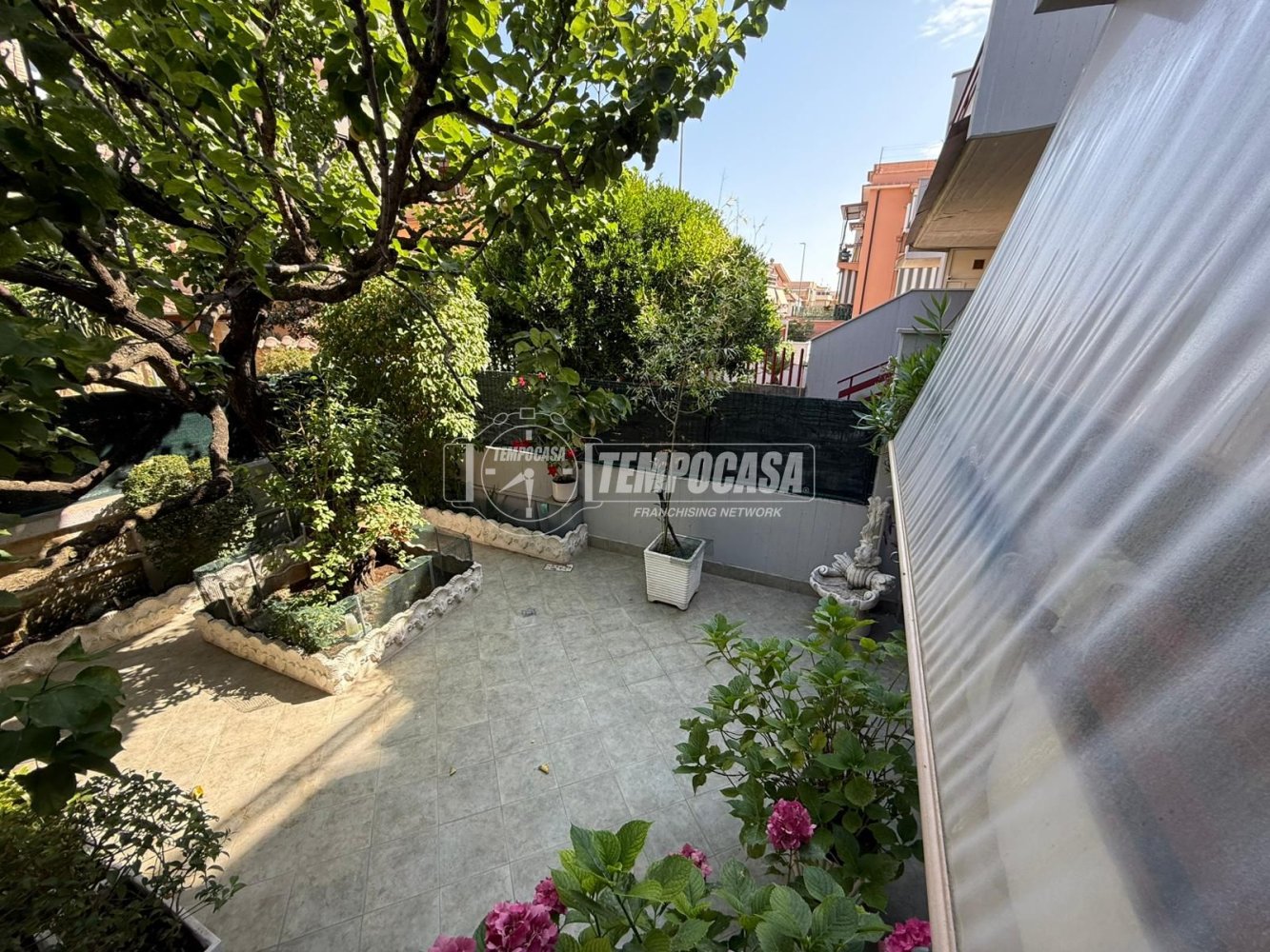 5 rooms House in Rome, Italy No. 365795