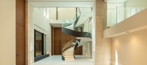 12 bedrooms Villa in Benahavis, Spain No. 3001 5