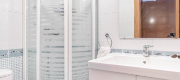 Apartamento de 2 dormitorios en Gijón, Spain No. 174851 19