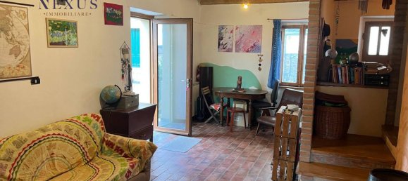 Дом с 5 комнатами в Сан Костанцо, Италия № 133669 5