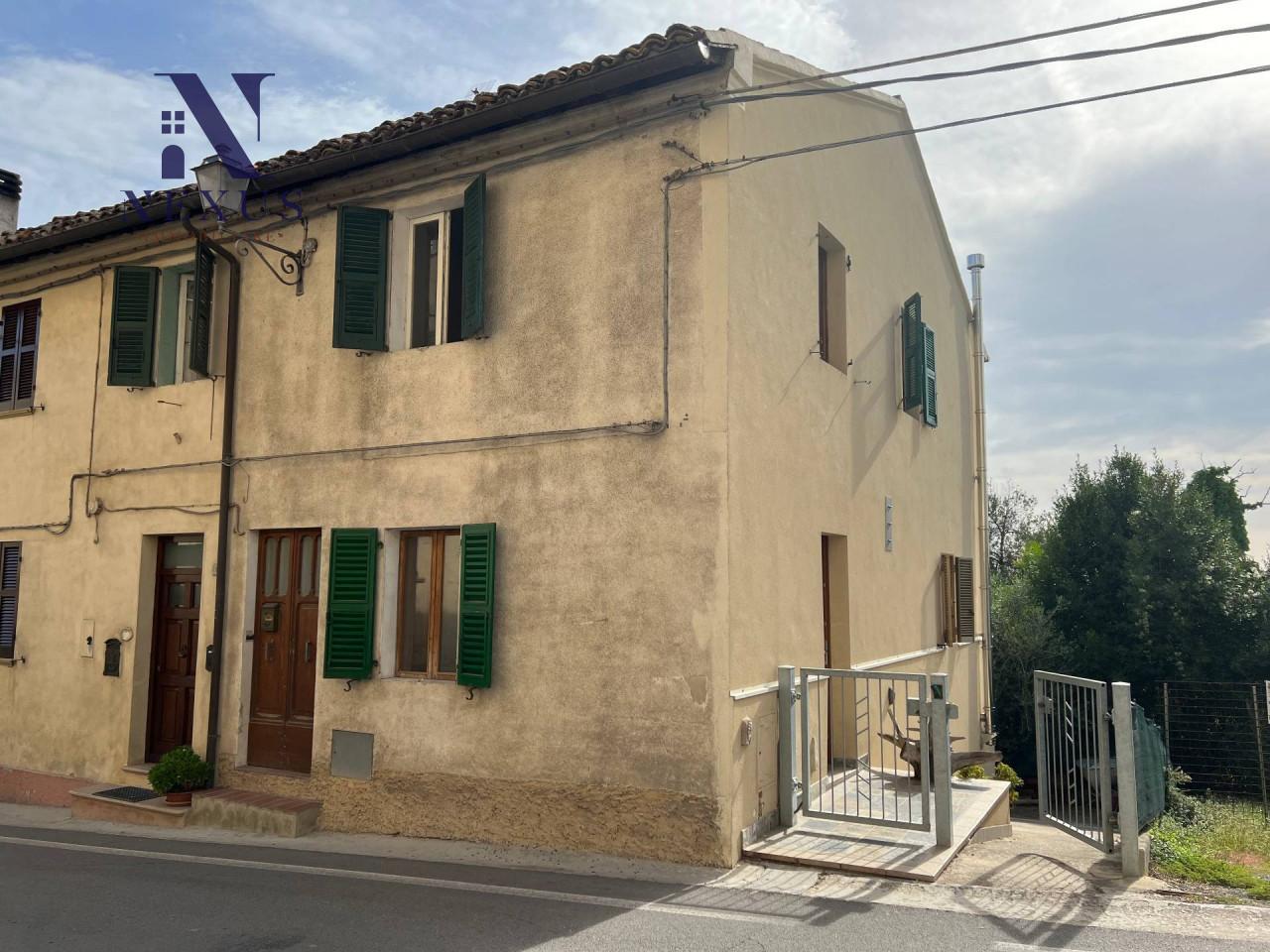 Дом с 5 комнатами в Сан Костанцо, Италия № 133669