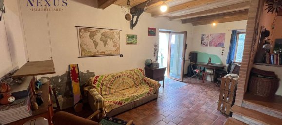 Дом с 5 комнатами в Сан Костанцо, Италия № 133669 6