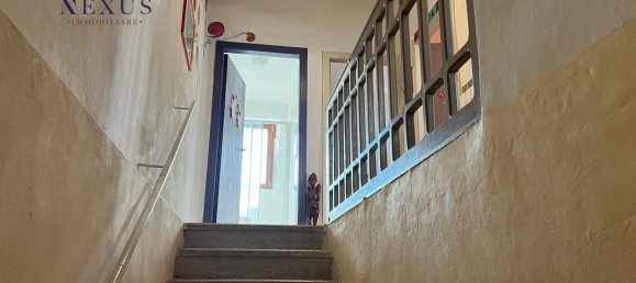 Дом с 5 комнатами в Сан Костанцо, Италия № 133669 12