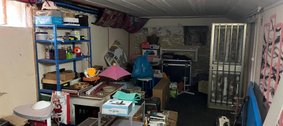 Дом с 5 комнатами в Сан Костанцо, Италия № 133669 26