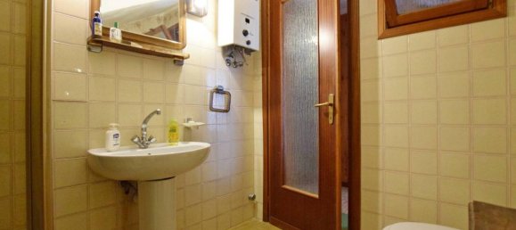 Дом с 9 комнатами в Рокка Чилье, Италия № 37799 16