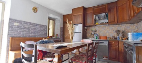 Дом с 9 комнатами в Рокка Чилье, Италия № 37799 10