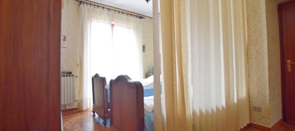 Дом с 9 комнатами в Рокка Чилье, Италия № 37799 28