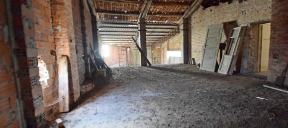 Дом с 9 комнатами в Рокка Чилье, Италия № 37799 39