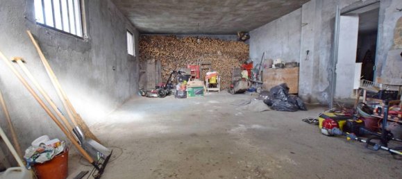 Дом с 9 комнатами в Рокка Чилье, Италия № 37799 41