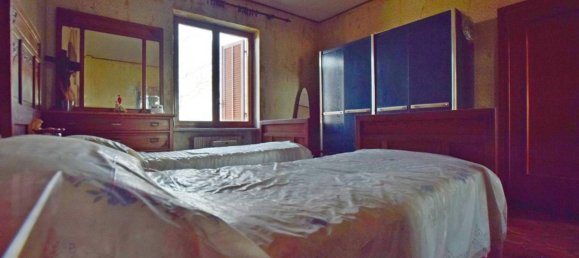 Дом с 9 комнатами в Рокка Чилье, Италия № 37799 30