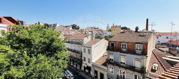 2 bedrooms Apartment in Lisbon, Portugal No. 12869 12