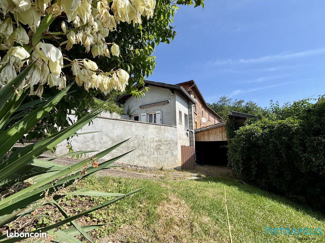 Casa de 2 dormitorios en Rhone, France No. 207096