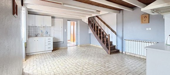 Casa de 2 dormitorios en Rhone, France No. 207096 9