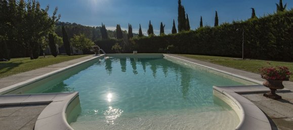 6 rooms House in Terranuova Bracciolini, Italy No. 122994 3