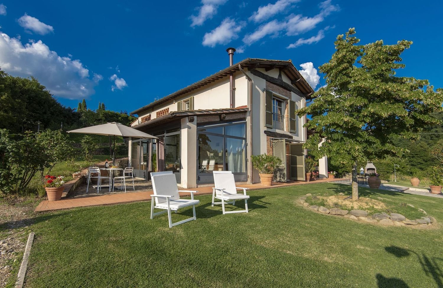 6 rooms House in Terranuova Bracciolini, Italy No. 122994