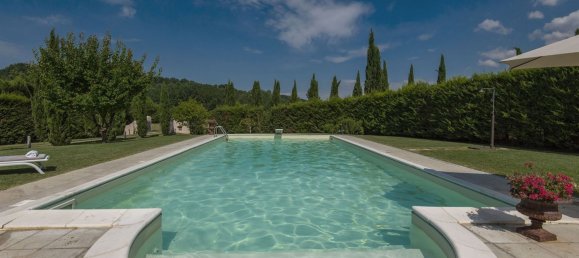 6 rooms House in Terranuova Bracciolini, Italy No. 122994 4