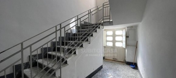 3 rooms House in Bari, Italy No. 89799 2
