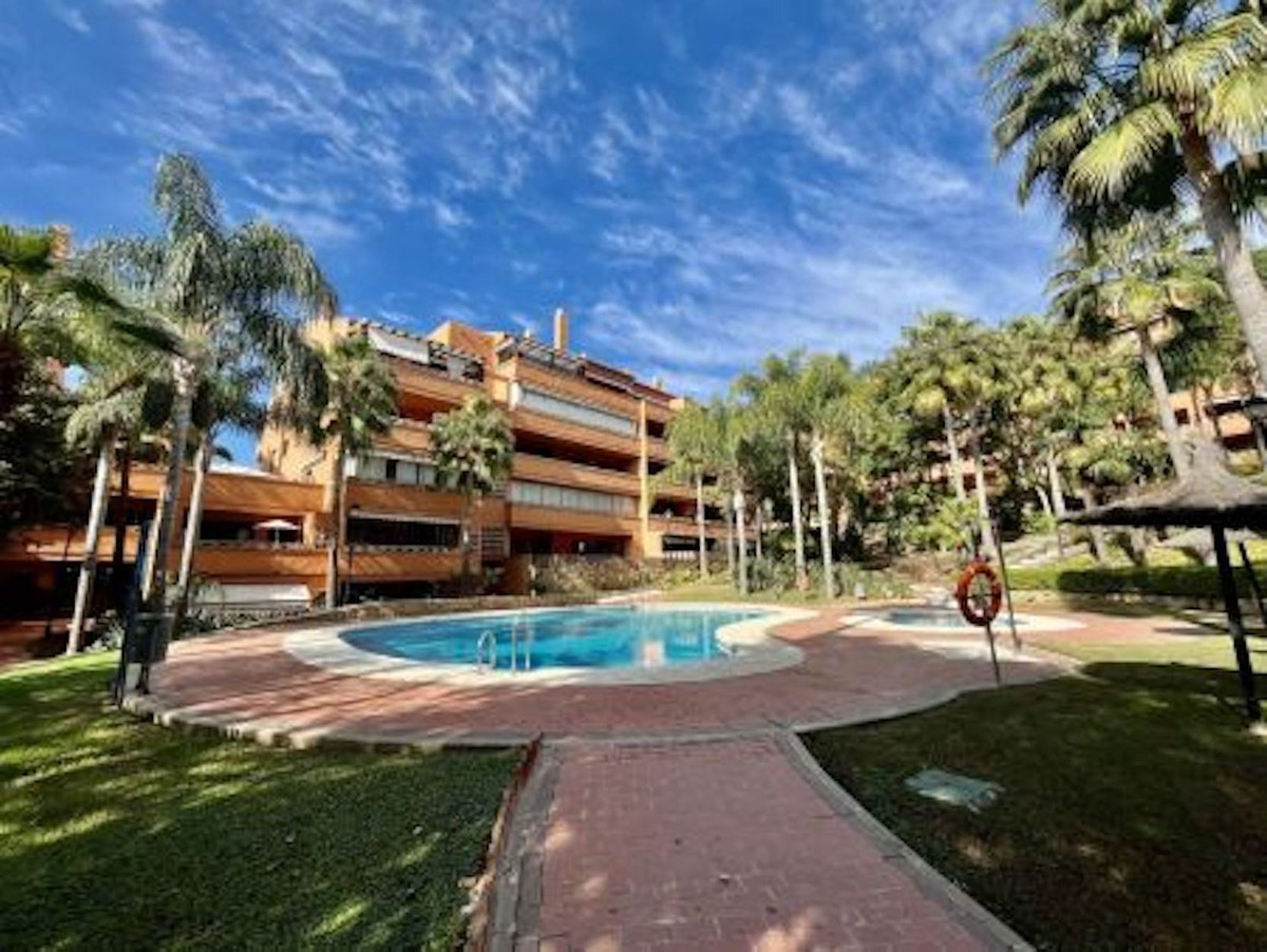1 bedroom Apartment in Marbella, Spain No. 239349