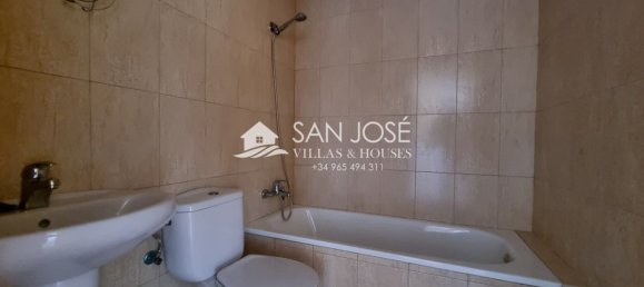 4 bedrooms House in Salinas, Spain No. 98649 10