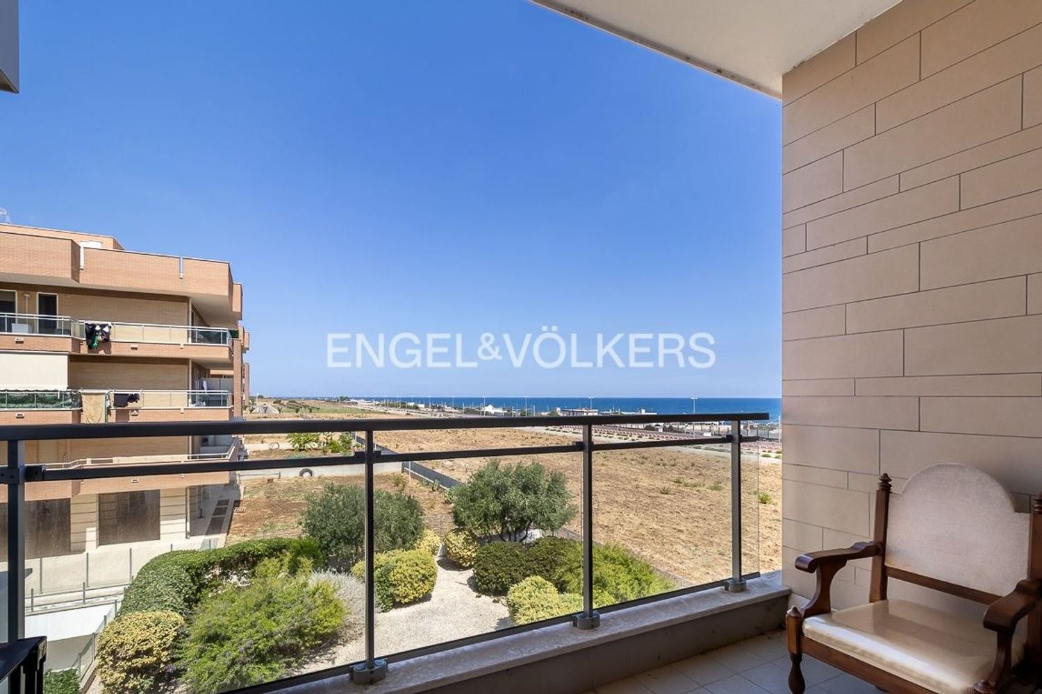 2-salle Appartement à Bari, Italy No. 287784