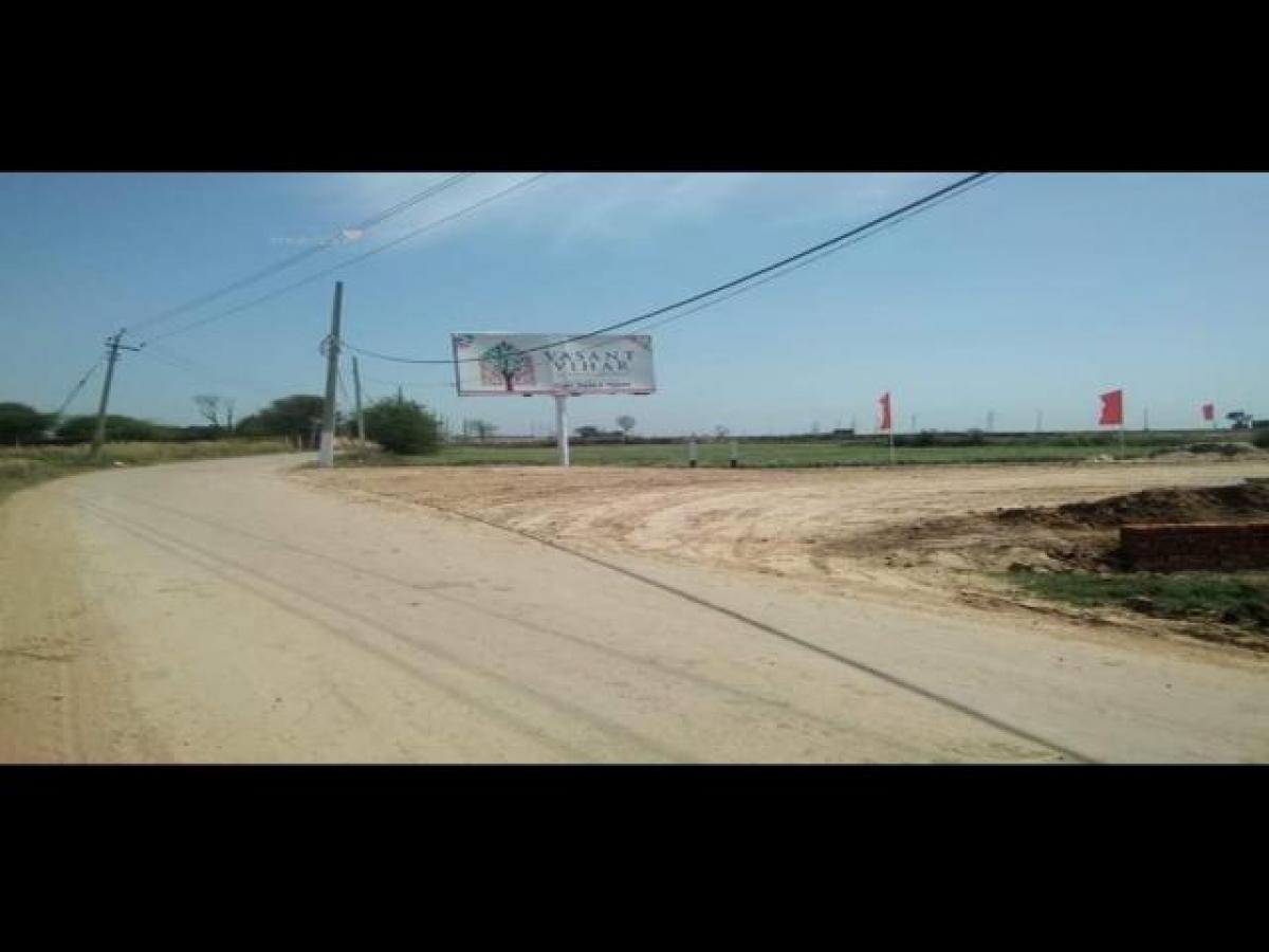  Land in Chandigarh, India No. 31905