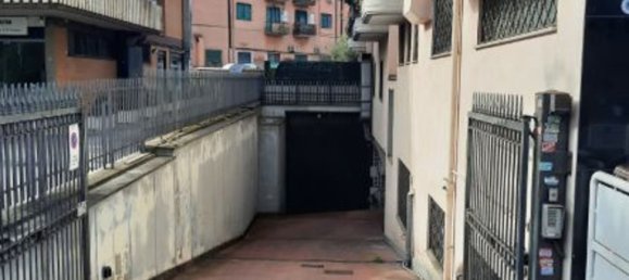 Garage in Rome, Italy, Nr. 352548 3