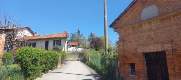 4 bedrooms House in Montiglio Monferrato, Italy No. 356470 4