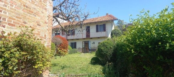 4 bedrooms House in Montiglio Monferrato, Italy No. 356470 3