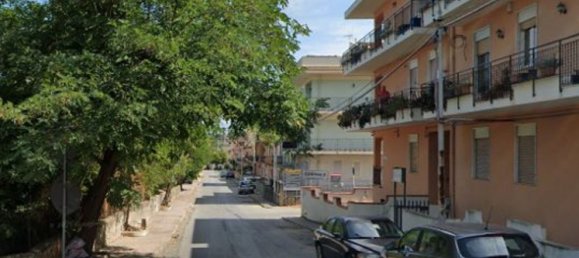 7 rooms Apartment in Messina, Italy No. 45672 2