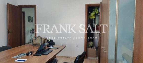 Maisonette de 3 dormitorios en Santa Venera, Malta No. 1494 12