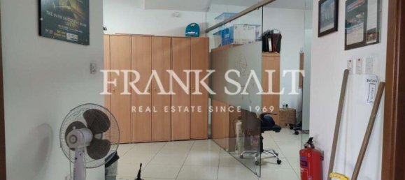 Maisonette de 3 dormitorios en Santa Venera, Malta No. 1494 14