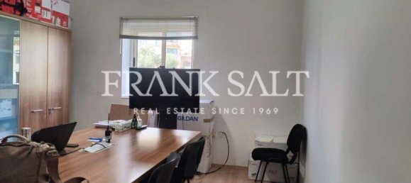 Maisonette de 3 dormitorios en Santa Venera, Malta No. 1494 10