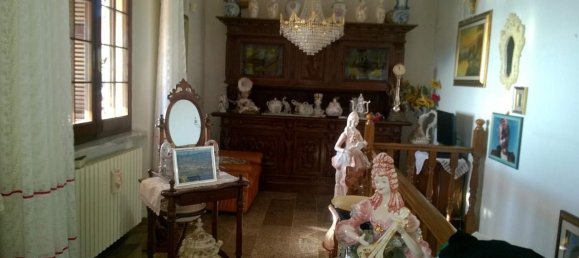 7 rooms House in Massa, Italy No. 104903 6