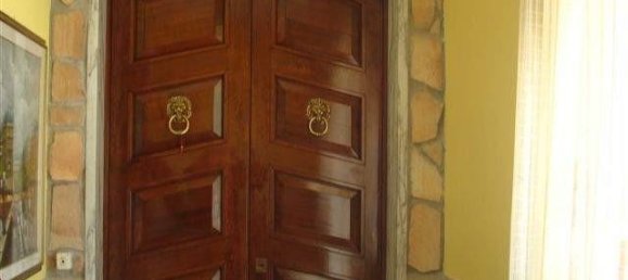 7 rooms House in Massa, Italy No. 104903 4