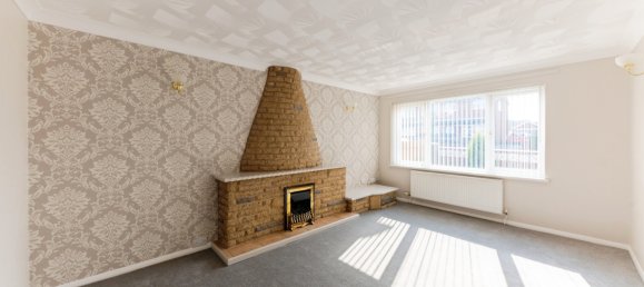 3 bedrooms Bungalow in Waltham, United Kingdom No. 1906 4