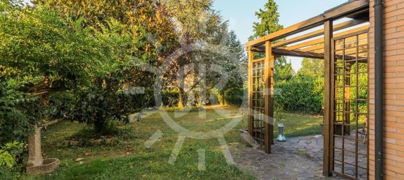 5 rooms House in Granarolo dell'Emilia, Italy No. 162149 4