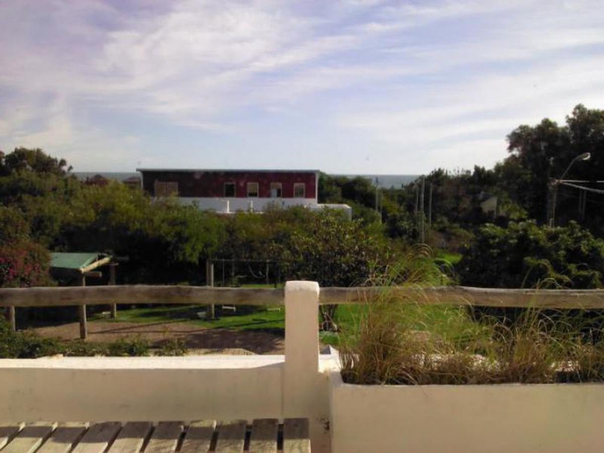 3 bedrooms House in Maldonado, Uruguay No. 6422