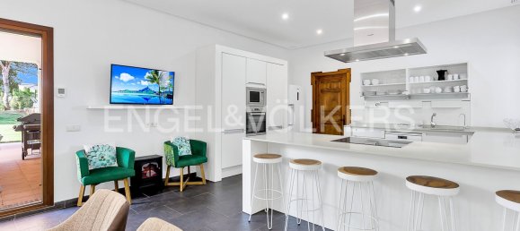 Villa de 5 dormitorios en Cádiz, Spain No. 26952 49